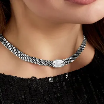 Náhrdelník Elegantní náhrdelník Premium z chirurgické oceli s perleťovým detailem, model č. 1540