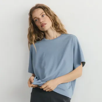Dámské tričko Reserved - Oversize tričko s modalem - bleděmodrá - 6889V-05X - 6889V-05X-XS