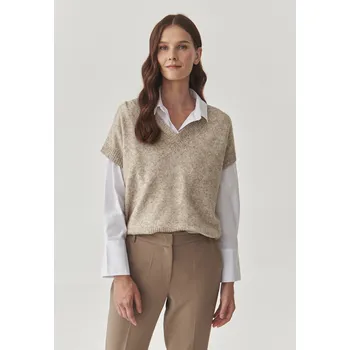 Dámská vesta Tatuum DÁMSKÁ ÚPLETOVÁ VESTA S VÉČKOVÝM VÝSTŘIHEM - SAKE