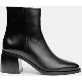 Dámská zimní obuv Baťa dámská kožená obuv na vyšším podpatku černé, vel. 36