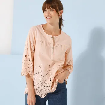 Dámská halenka Madeirová halenka s kulatým výstřihem na knoflíčky a 3/4 rukávy růžová pudrová 40