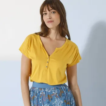 Dámské tričko Jednobarevné tričko s tuniským výstřihem a krátkými rukávy kari 50