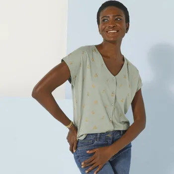 Dámské tričko Tričko na knoflíčky s výstřihem do V, s potiskem třešní zelená/zlatá 52