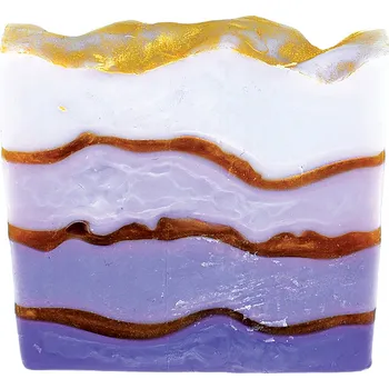 Mýdlo Bomb Cosmetics Spoil Me Royal Tuhé mýdlo, 100 g