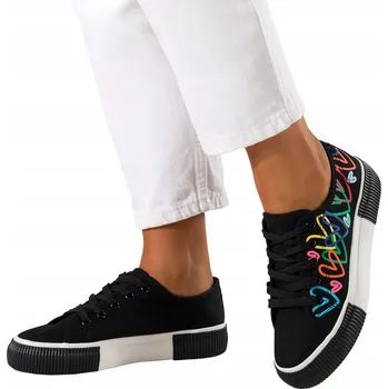 Dámské tenisky Dámské Černé Tenisky na Platformě s Ozdobnými Srdíčky Pohodlné Velikost 38