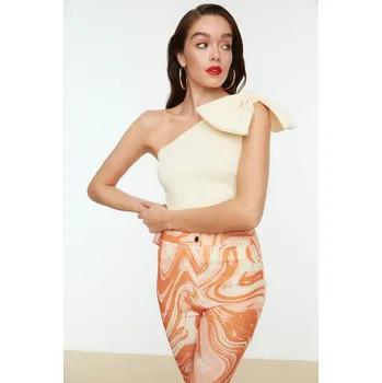 Dámské tričko trendyol Creme 9625278 38