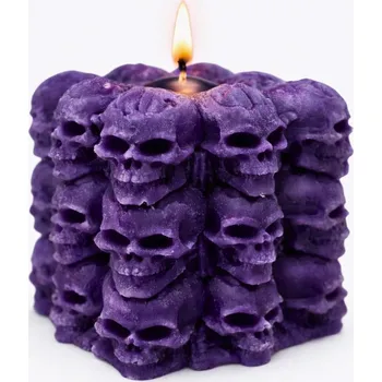 Svíčka Vonná svíčka Hřbitov lebek | 160 g | Svíčkománie3D | Barva: Fialová