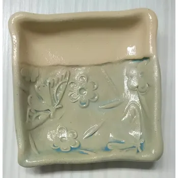 DANETA -chráněná dílna Keramický tácek malý zelený s květinou