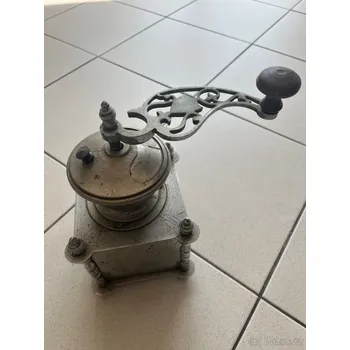 Mlýnek na kávu Starožitný kovový mlýnek na kávu - velký - váha 2,1 kg