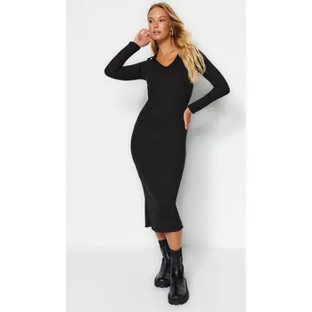 Dámské šaty Trendyol Černé pletené šaty s vypasovaným Maxi výstřihem do V Trendyol šedá 2431445