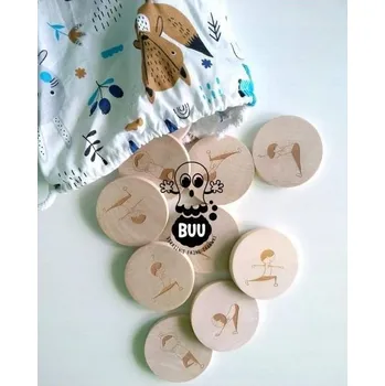 Obraz Dřevěné kroužky s pohyblivými prvky a cvičeními BUU