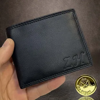 Peněženka Akorát do ruky, malá, ale šikovná. Navíc monogram zdarma Vyberte variantu: + ražba monogramu (A) Okrasně Monotype Cors. + Akce - zlatá mince Pro štěstí ZDARMA