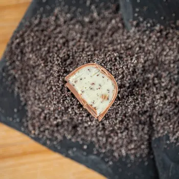 Bonbon Pralinka JANKOVA maková Druh čokolády: Mléčná