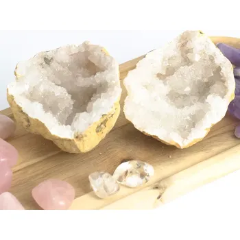 Křišťálová geoda 9-11cm - A