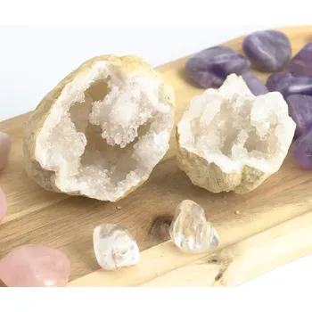 Křišťálová geoda 7-8 cm - A