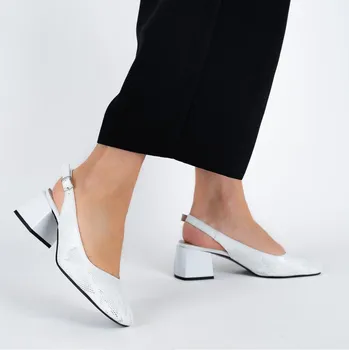 Dámské lodičky Dámské bílé kožené lodičky s otevřenou patou a perforací Letizia Velikost: 39