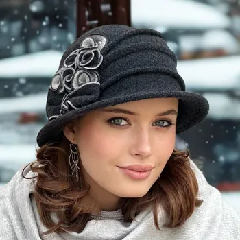 Klobouk KRUMLOVANKA Dámský vlněný klobouček W-0124/693 antracitový