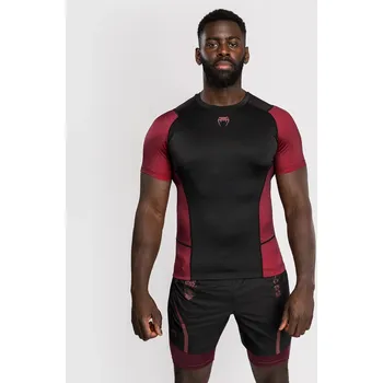 Oblečení pro bojové sporty Venum x Assassin’s Creed Shadows Pánský Rashguard s krátkým rukávem - bordó/černá M