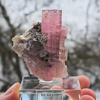 Přírodní kámen Rubelit (turmalín) z Afghánistánu 62x48mm