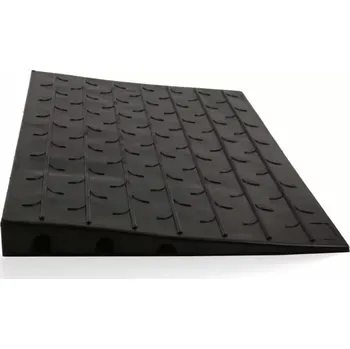 Nakládací rampa pro vozidlo Černá gumová nájezdová rampa k obrubníku V6M - 108 x 60 x 6 cm