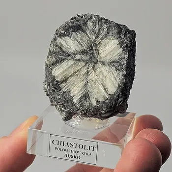 Přírodní kámen Chiastolit z Ruska 47x37mm