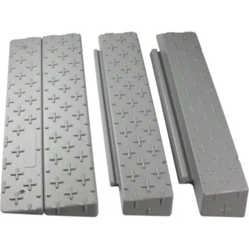 Nakládací rampa pro vozidlo Šedá plastová nájezdová bezbariérové rampa k obrubníku APTR - 90 x 76 x 9,5 cm