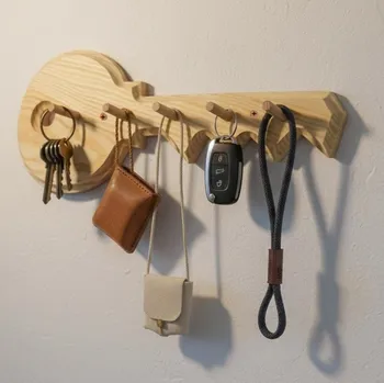 věšák na klíče Věšák na klíče dřevěný - tvar klíče FAB 34 cm přírodní PRAVÝ