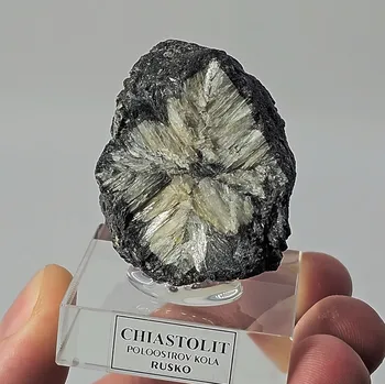 Přírodní kámen Chiastolit z Ruska 34x40mm