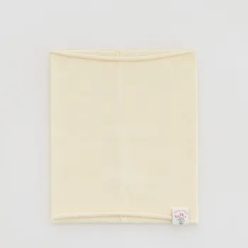 Čepice Reserved - Nákrčník s&nbsp;nášivkou - krémová - 377IL-01X - 377IL-01X-ONE