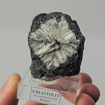 Přírodní kámen Chiastolit z Ruska 48x36mm