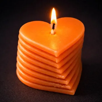 Svíčka Vonná svíčka Srdíčkový sloup | 65 g | Svíčkománie3D | Barva: Oranžová