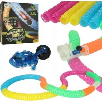 autodráha Dlouhá trubková autodráha s rychlým autíčkem