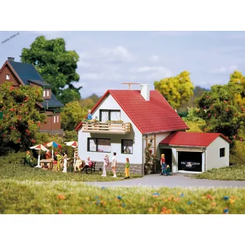 Rodinný domek s garáží H0/TT - Auhagen 12222