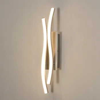 Nástěnné svítidlo Nástěnné svítidlo Riserva stříbrné, integrovaný LED zdroj 14 W