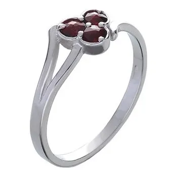 Prsten Stříbrný prsten s českým granátem, rhodiovaný Velikost: 52