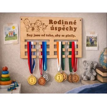 věšák na medaile Dary dřeva Dřevěný věšák na medaile se jménem Velikost: cca 19x27cm