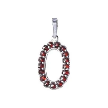 Přívěsek Stříbrný přívěsek s českým granátem, rhodiovaný - písmeno O