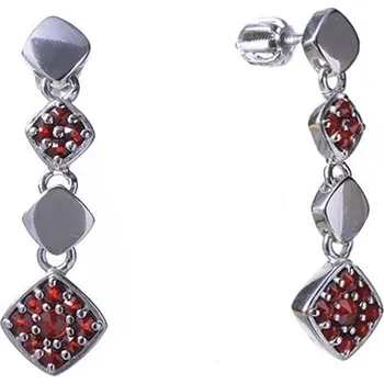 Náušnice Stříbrné náušnice s českým granátem, rhodiované - čtverec Zapínání: balónek