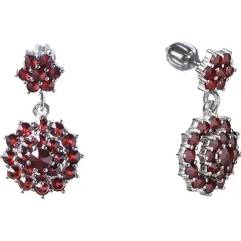 Náušnice Stříbrné náušnice s českým granátem, rhodiované - květina Zapínání: puzeta