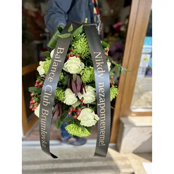 Smuteční dekorace Květinářství Květiny Strašnice Smuteční velká kytice s růžemi bílé růže rozvoz květin Praha