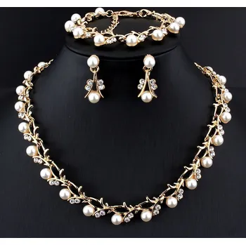 Souprava šperků B-TOP Elegantní souprava s perlami - bílá/zlatá