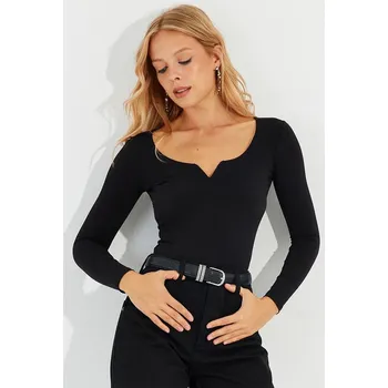 Dámské tričko trendyol Schwarz 959871 M