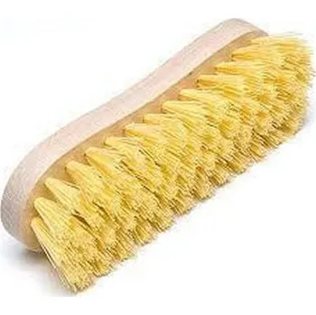 Dřevěný kartáč na podlahu