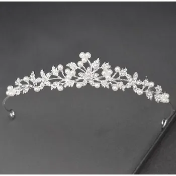 Ozdoba do vlasů B-TOP Elegantní svatební korunka s květinovým motivem a perlami Druh barvy: Stříbrná