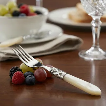 Příbor BUGATTI Aladdin 20,5 cm perla - vidlička na ovoce z nerezové oceli