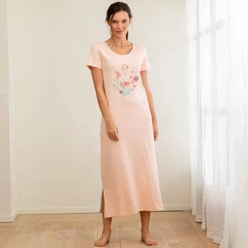Dámská noční košile Dlouhá noční košile s krátkými rukávy a potiskem květin světle růžová 38/40