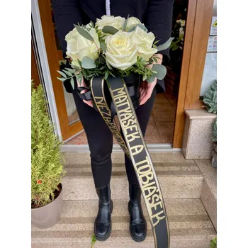 Smuteční dekorace Smuteční box růží, černý se stuhou 8ks růžové růže - rozvoz Praha