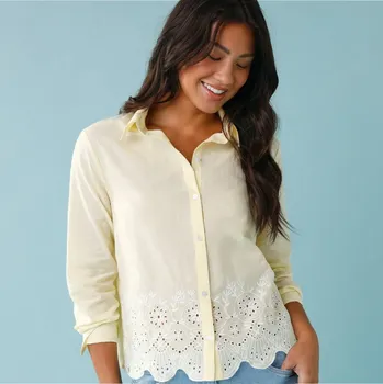 Dámská halenka Jednobarevná halenka s madeirovou výšivkou, pro menší postavu žlutá 40