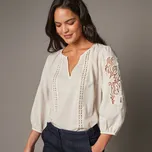 Halenka se 7/8 rukávy a ažurovou výšivkou béžová 40