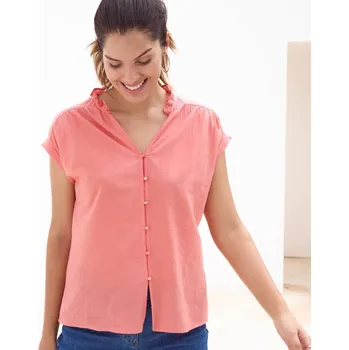 Dámská halenka Jednobarevná halenka s výstřihem do V korálová 46